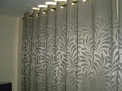 Eyelet curtain 